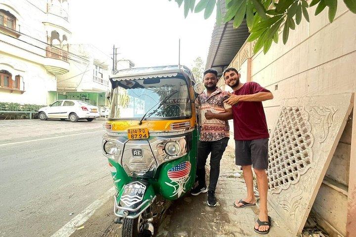 Jaipur Tuk-Tuk Tour with Flower Market Visit