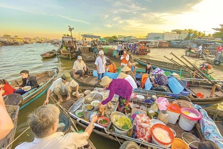 Mekong Delta and Cai Rang Floating Market Explorer Tour