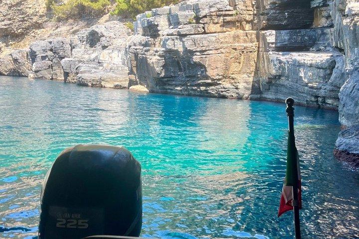 Boat tour Beyond the 5 Terre - Portovenere - 3 islands - caves