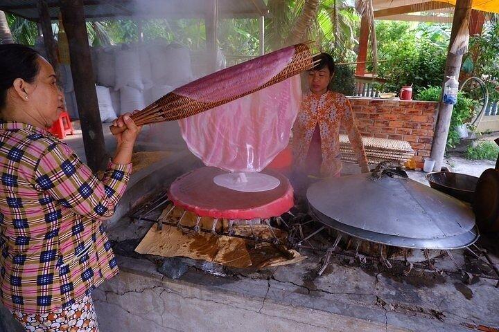 Mekong Delta and Cai Rang Floating Market Explorer Tour