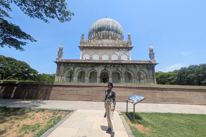 Hyderabad: Private Guided Tour of Golconda Fort, Royal Necropolis