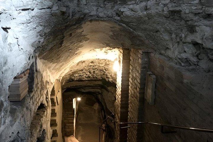 Rome: Catacombs Underground & Colosseum Small Group Tour