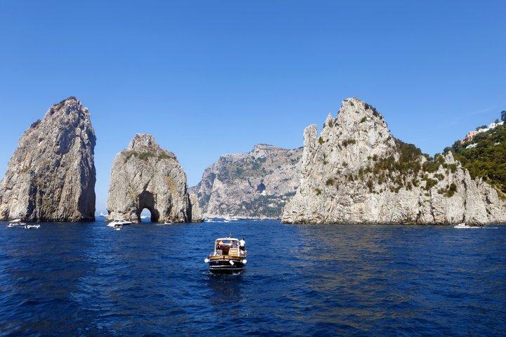 Capri Mini Cruise and City Sightseeing Day Trip from Naples