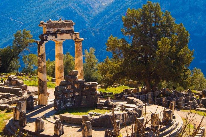 Delphi Fully Guided Small Group Tour from Athens