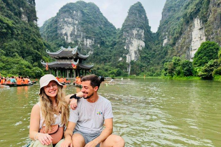 Private Tour from Hanoi to Trang An Grottoes and Bich Dong Pagoda