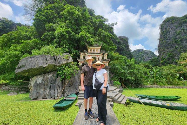 Private Tour from Hanoi to Trang An Grottoes and Bich Dong Pagoda