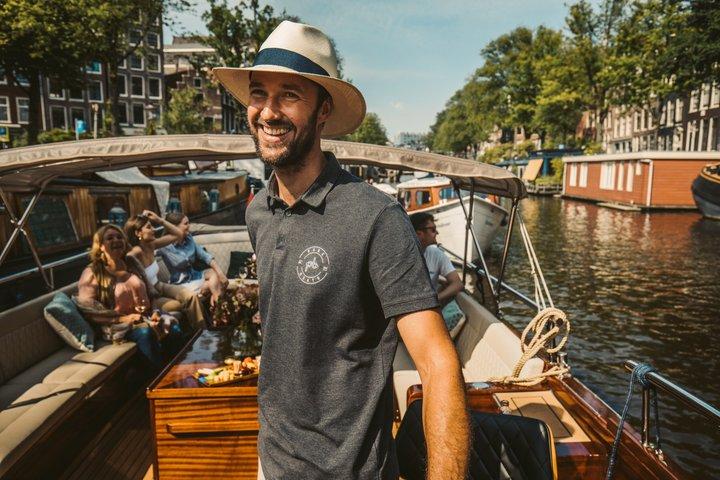 The Ultimate Amsterdam Canal Cruise - 2hr - Small Group with Drinks & Snacks