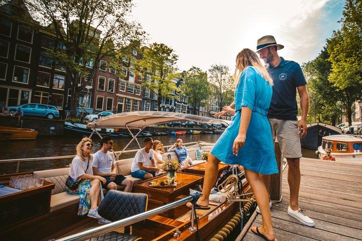 Amsterdam Highlights - Group Cruise with Apple Pie, 2 Drinks
