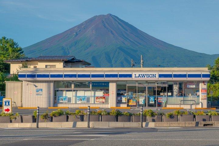 Mt. Fuji Scenic Tour: Lakes, Oshino Hakkai & Chureito PagodaTour