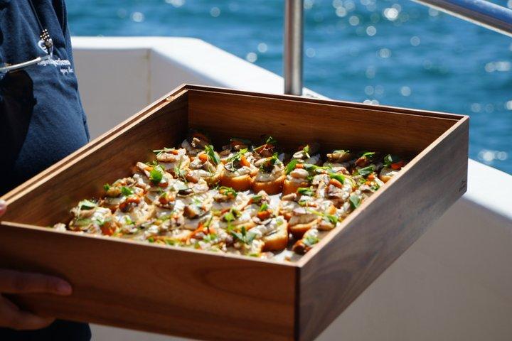 Albufeira: Benagil Sunset Food Tasting with live DJ and Open Bar