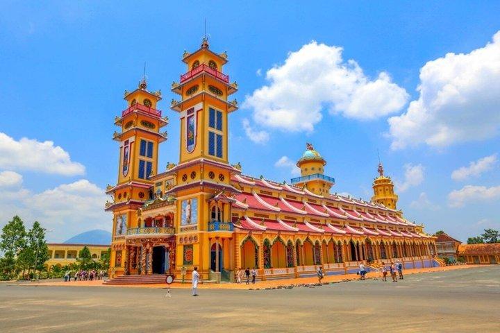 Tay Ninh Full-Day Tour: Black Virgin Mountain & Cao Dai Holy Mass