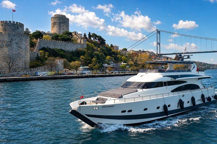 Istanbul Bosphorus Yacht Cruise with Live Guide & Asian Side Stop