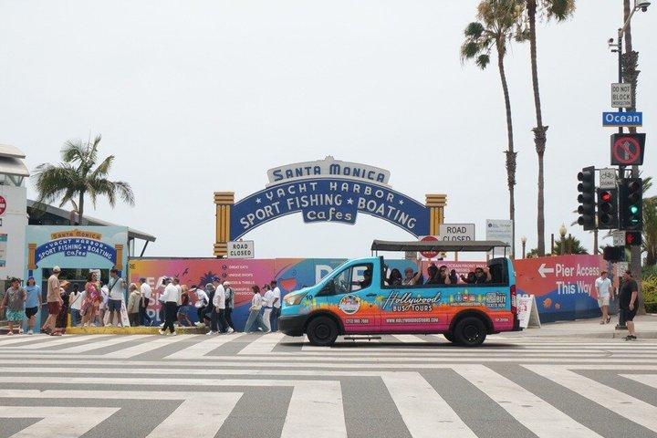 Malibu Open-Air Tour from Santa Monica with Celebrity Homes