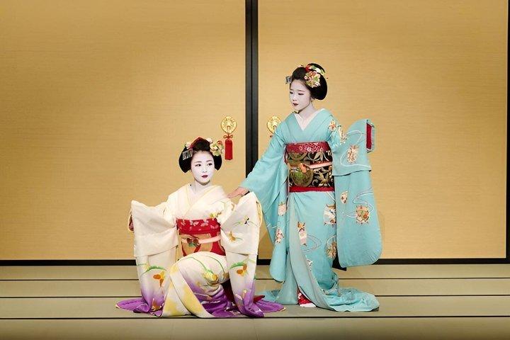 Kyoto Gion Night Tour: Experience Japan's Traditional Culture