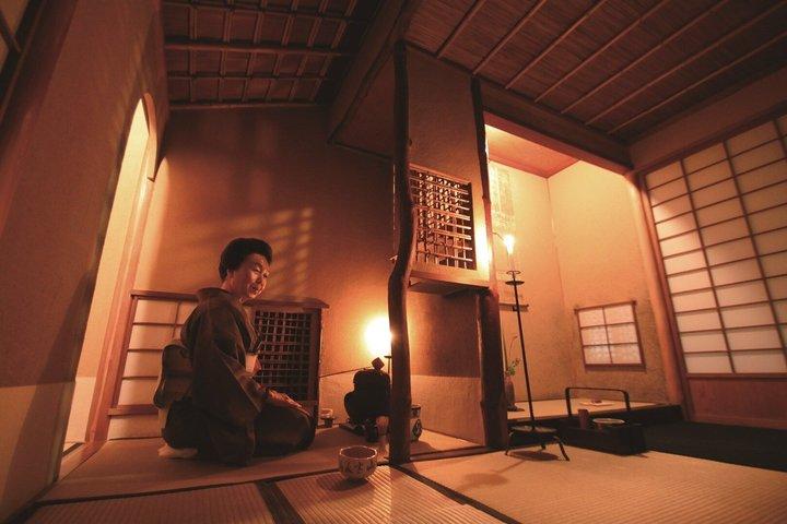Kyoto Gion Night Tour: Experience Japan's Traditional Culture