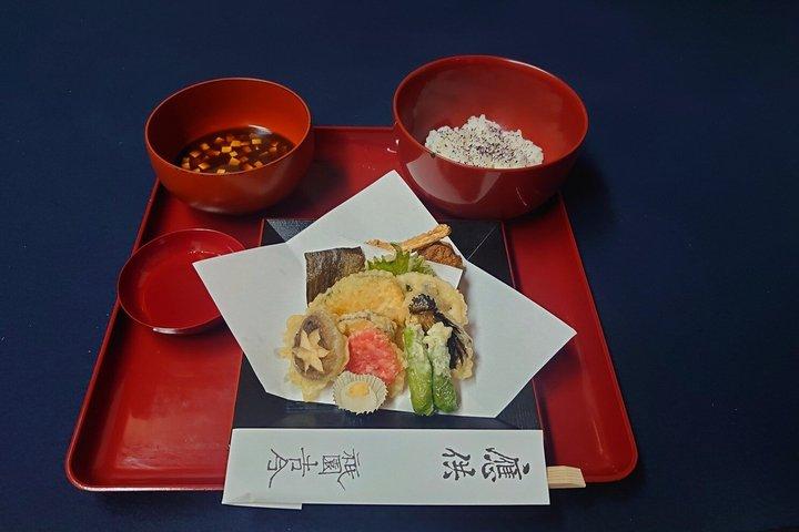 Kyoto Gion Night Tour: Experience Japan's Traditional Culture