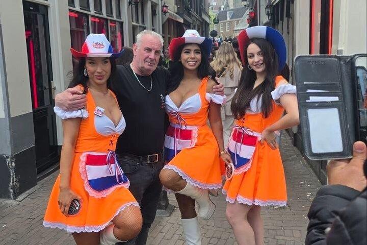 Amsterdam Red Light Pub Crawl with Beer Hostess and 4 Shots
