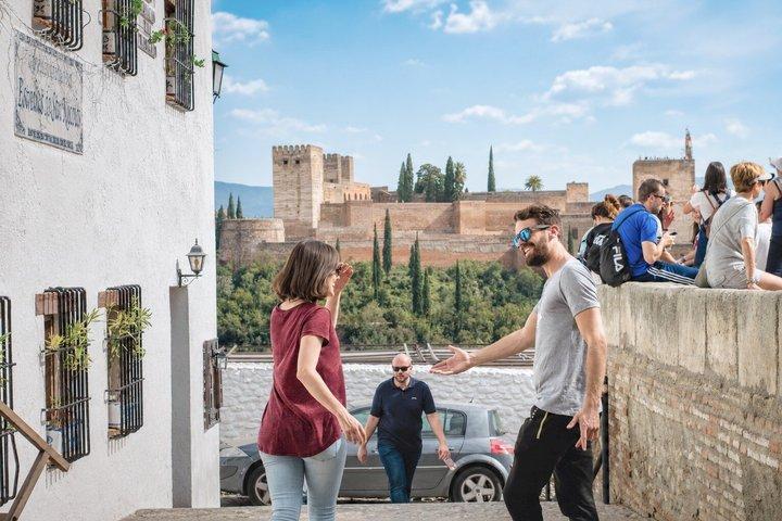 Granada's Hidden Treasures: Albayzin and Sacromonte Walking Tour