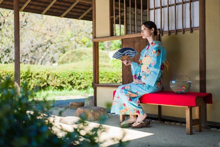 Tokyo: Kimono Rental inside Shinjuku Gyoen National Garden