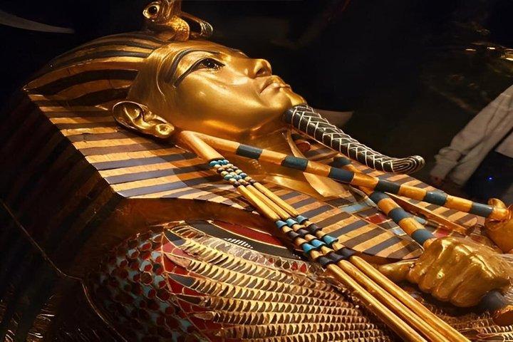 Cairo VIP Tour: Pyramids, Sphinx, Grand Egyptian Museum & Bazaar