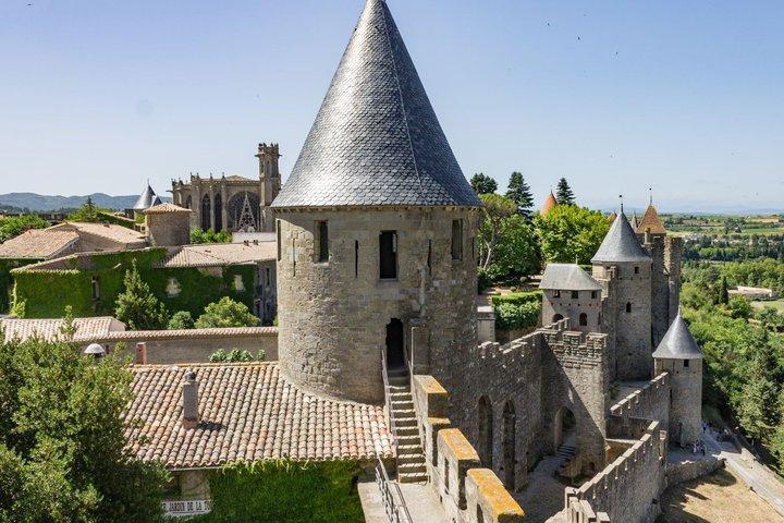 Carcassonne Scavenger Hunt & Highlights Self-Guided Walking Tour