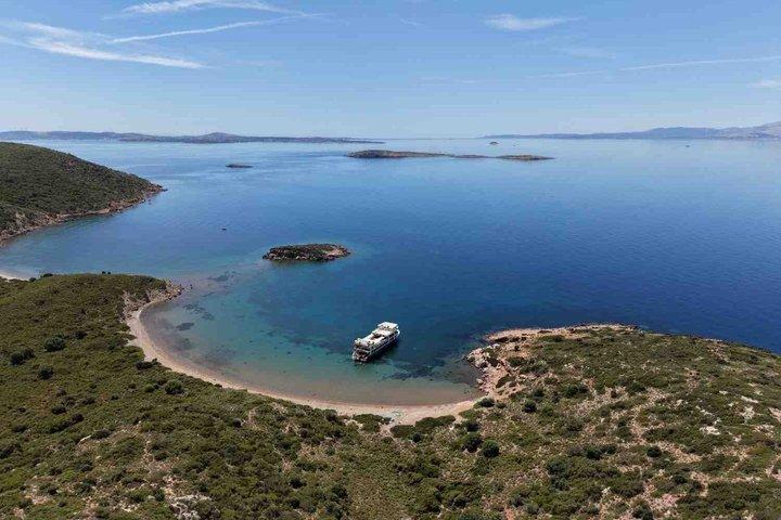 Cesme Boat Tour Hidden Bays Cruise with Swimming Stops