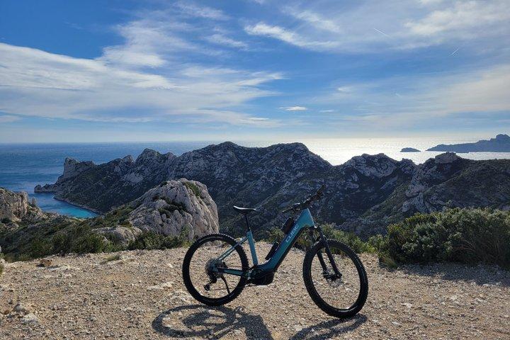 Self guided tours and Bike Rental in Marseille near Calanques