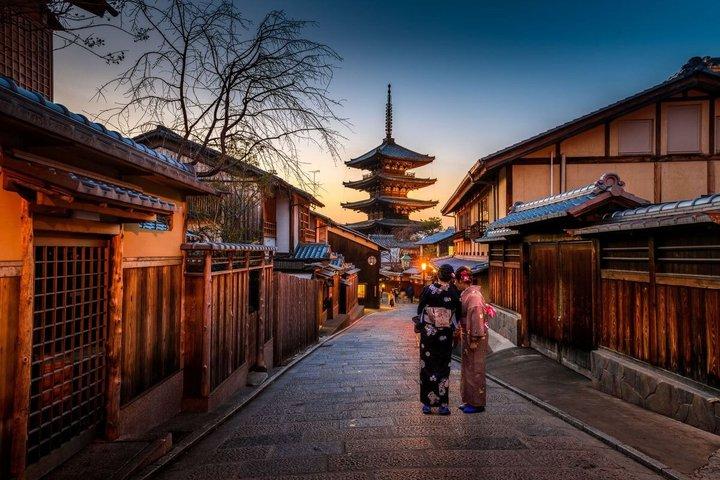Kyoto Luxury Private Car Tour with Local Guide-Nara&Osaka Options