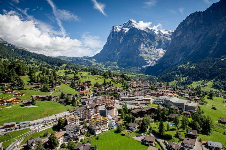Zurich Hop on Hop off to Interlaken Grindelwald and Lauterbrunnen