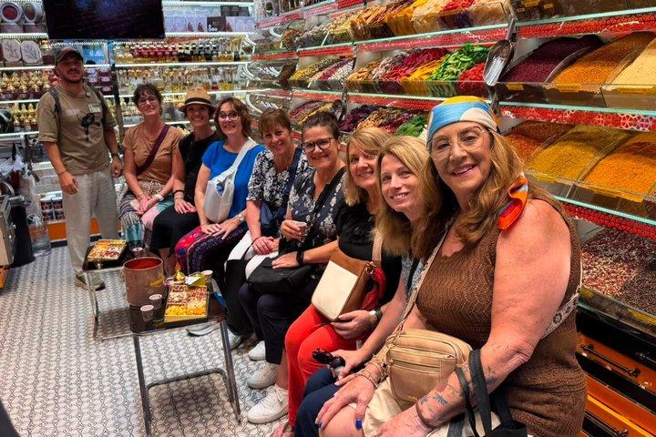 Istanbul: Old City Highlights and Grand Bazaar Shopping Tour