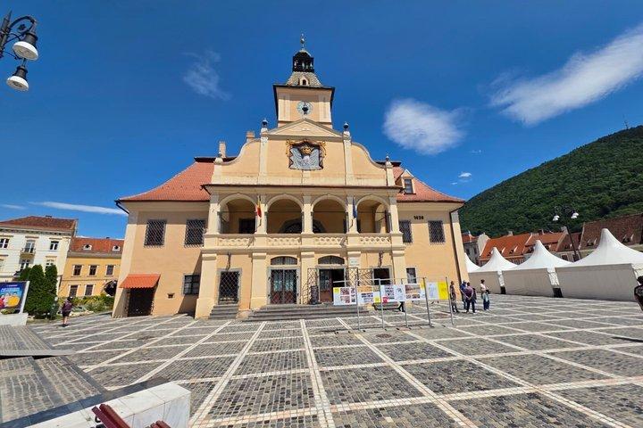 Private Day Trip from Bucharest: Dracula’s Castle, Peles & Brasov