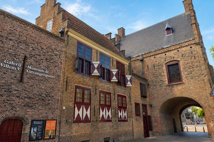 The Hague Scavenger Hunt & Highlights Self-Guided Walking Tour