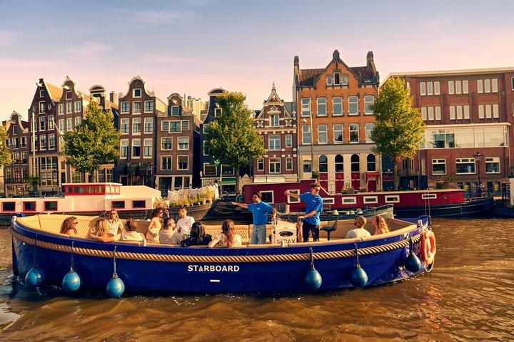 Amsterdam: Canal Cruise with Local Host, Drinks & Bite Option