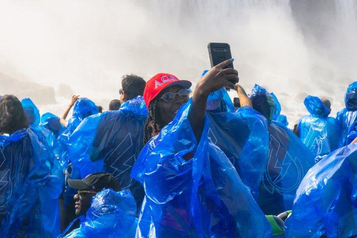 Niagara Falls American and Canadian 1 Day Tour W/ Maid Boat Ride