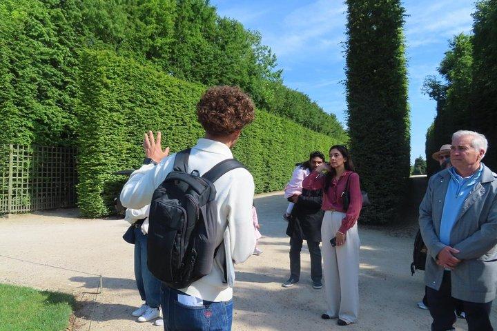 Visit of Versailles Jardins Trianon and entrance to the Castle