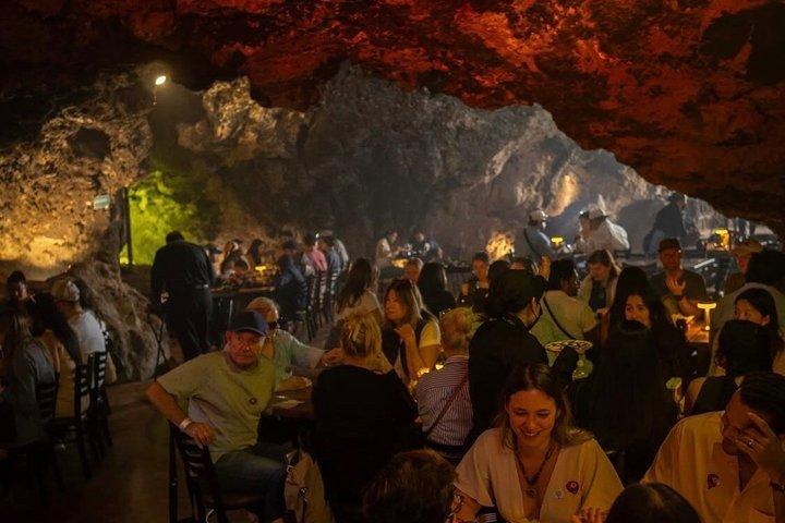 Balloon Flight + Breakfast in a cave + Pick up CDMX + Pyramids