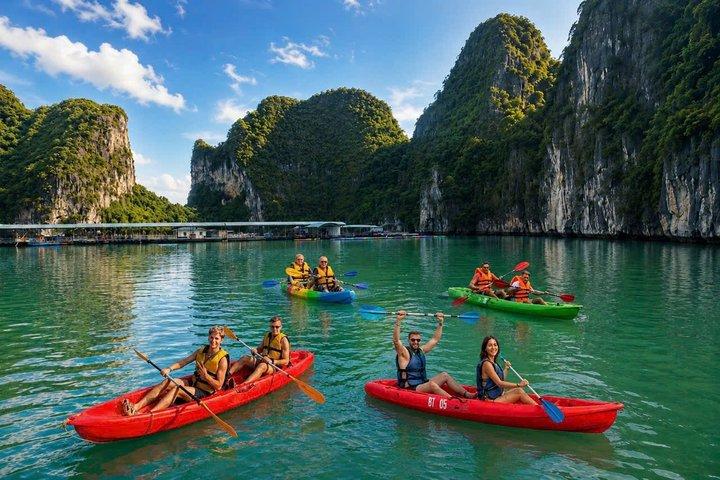 Ha Long Bay Day Cruise – Kayaking, Sung Sot Cave & Titop Island