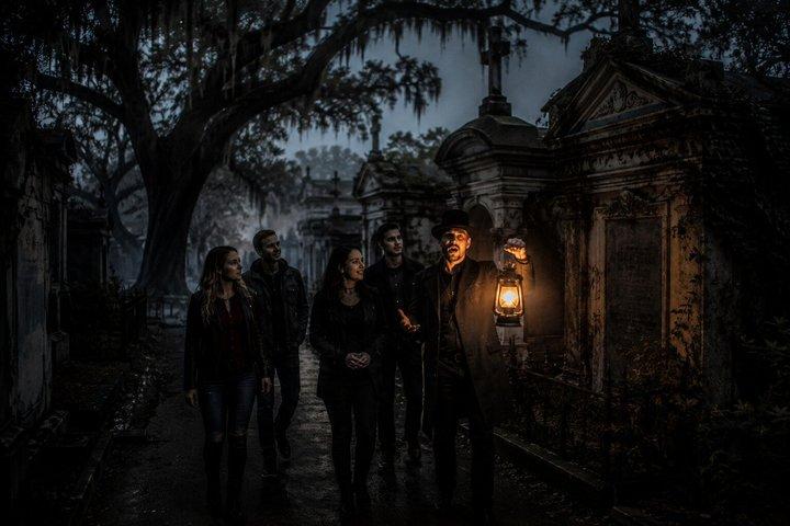 Cemetery and Ghost BYOB Bus Tour in New Orleans