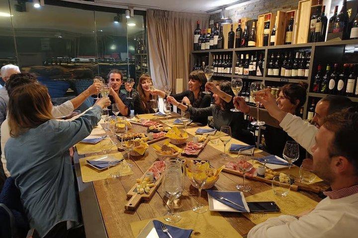 Wine Tasting with Sommelier and Local Food at Lake Como