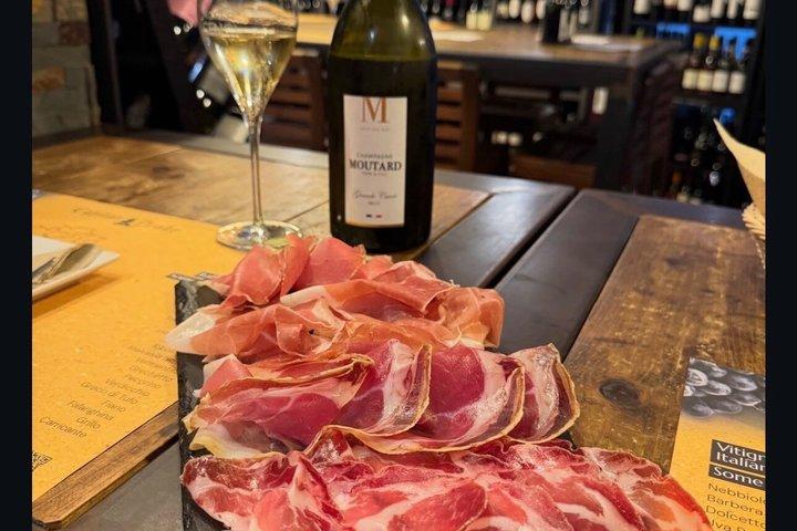 Wine Tasting with Sommelier and Local Food at Lake Como