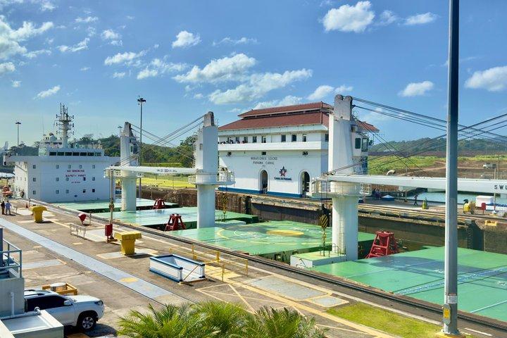 Panama Canal and Monkey Island Tour