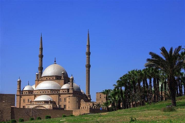 Cairo guide on site Tours visit old mosques & Islamic Cairo
