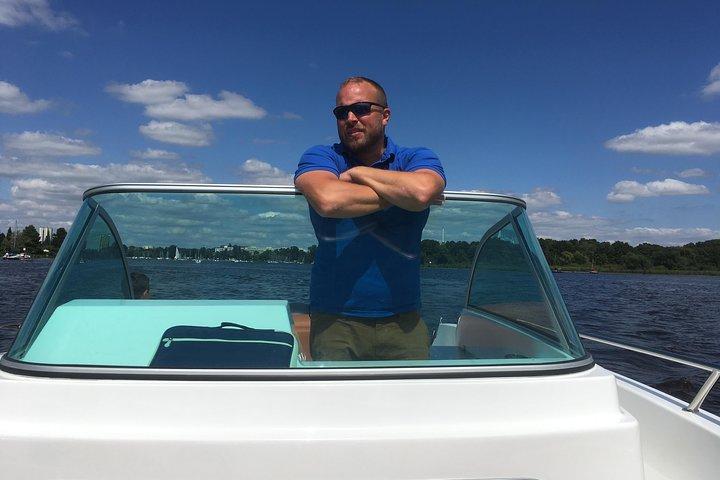 Wannsee Lake Private Boat Tour with Hotel Pick-Up from Berlin