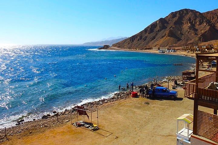 Canyon and Dahab Snorkeling Trip with Lunch from Sharm el Sheikh