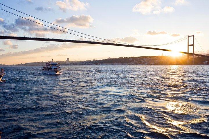 Afternoon Bosphorus Cruise Along the Shore