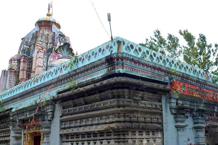 Culture trip in Pune to Aga Khan Palace, a dargah and temples