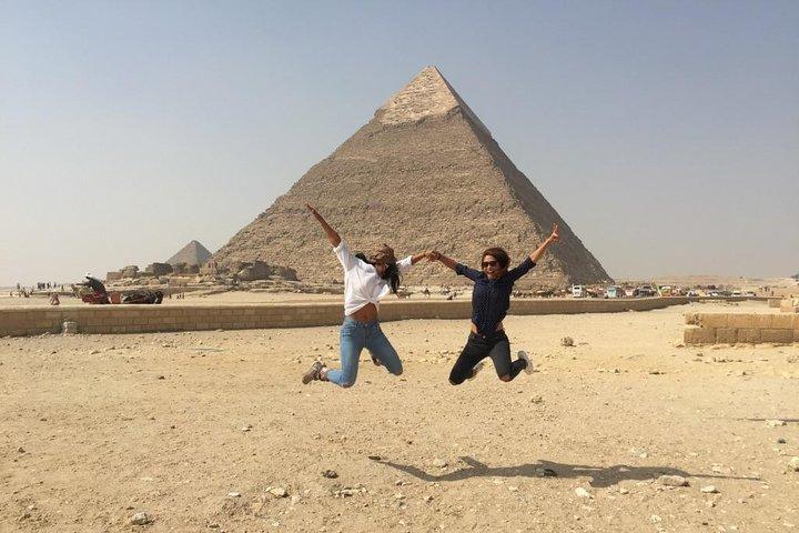 Private Half-Day Tour with Guide to Pyramids of Giza with Camel Ride