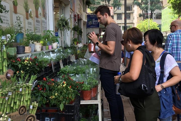 Private Walking Tour: Hong Kong Local Markets Hopper