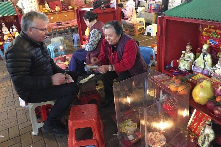 Private Walking Tour: Hidden Gems of Old Hong Kong Island