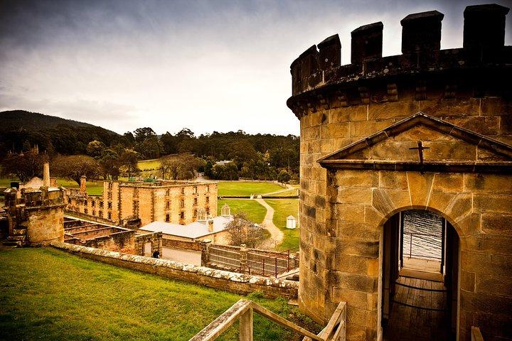 Port Arthur and Tasman Sights with Harbour Cruise